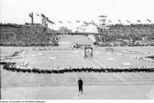 Berlin, Chausseestraße 96, Walter-Ulbricht-Stadion. 1. Deutschlandtreffen der Jugend. Massensportveranstaltung, Pfingsten, 29. Mai 1950