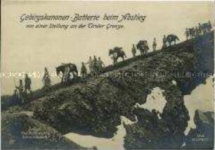 Österreichische Soldaten transportieren Kanonen im Gebirge