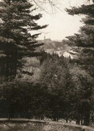 Meißen, Blick vom Park des Schlosses Siebeneichen zur Albrechtsburg