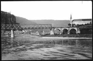 Bodenbach-Tetschen. Schloss und Nordwestbahnbrücke (Eisenbahnbrücke, 1867)