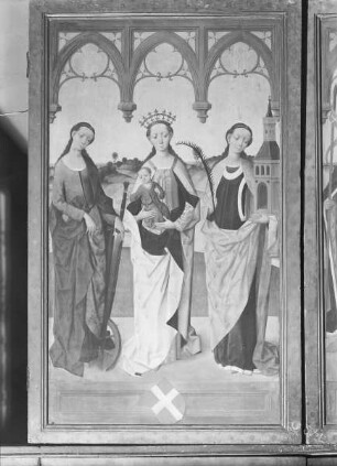 Hauptaltar — Heiligendarstellungen — Darstellung der heiligen Katharina, Maria und der heiligen Barbara