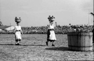 Markgröningen: Markgröninger Schäferlauf; Wettlauf der Wasserträgerinnen