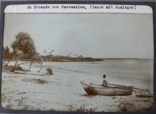 Am Strande von Daressalam, (Canoe mit Ausleger)