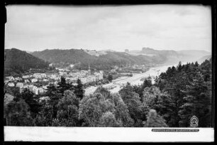Blick auf Bad Schandau und die Schrammsteine