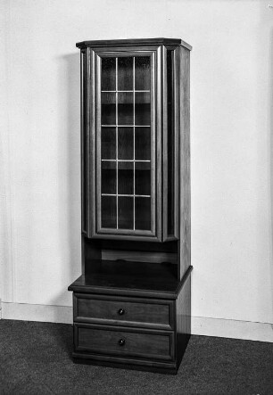 Vitrinenschrank