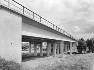 Beutenbachtalbrücke in km 577,862 Gesamtansicht