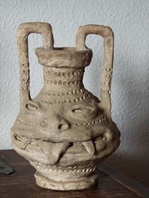 Figürlicher Henkelkrug
