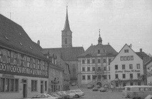 Iphofen: Marktplatz mit Pfarrkirche