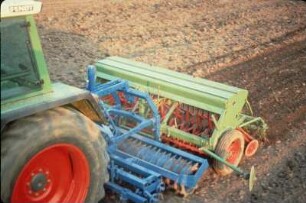Fotografie: Drillsaat, Federzinkengrubber, Drillmaschine, Drillkombination, Packerwalze