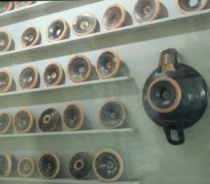 Athen. Agorá-Museum. Ostraka des 5. Jh. Wohl vorbereitet 487. 190 Ostraka aus einem Brunnen am Nordhang der Akropolis