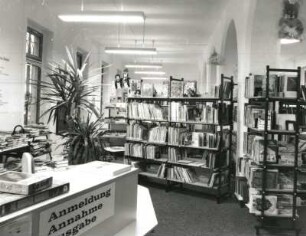 Wilkau-Haßlau. Stadtbibliothek, Poststraße 1. Ausleihe und Lesesaal (Kinderbibliothek)