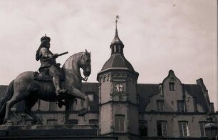 Düsseldorf: Reiterdenkmal Jan Wellem, Kurfürst - von Grupello, am Rathaus