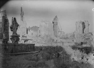 Dresden-Altstadt. Blick vom Türkenbrunnen zur Ruine der Frauenkirche