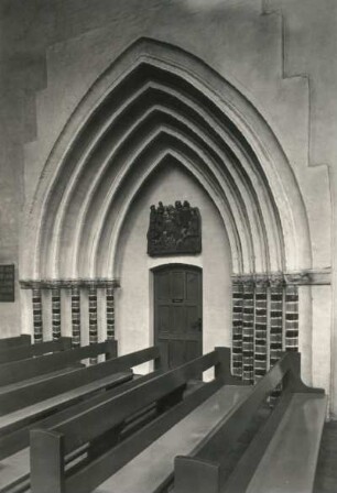 Greifswald. Kirche St. Marien. Annenkapelle, Portal