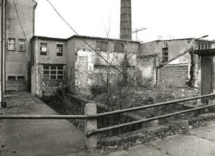 Radeberg, Dresdner Straße 38. Ehemalige Stadtmühle (1701/1800). Hofseite mit Mühlgraben