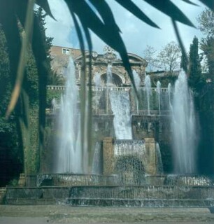 Tivoli. Villa d'Este (1560-1572). Querachse mit Neptunbrunnen und Wasserorgel