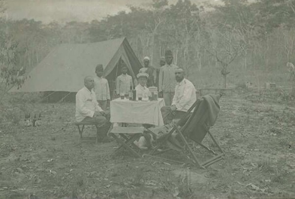 Camp près de Livale (Serg. Herzog, Tornau, Aimer)