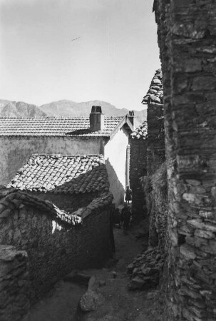 Dorfansicht : Blick durch die Gassen At Hicems.
