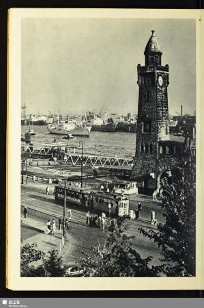 Hamburg. St.-Pauli-Landungsbrücken