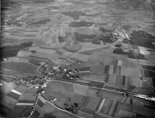 Lottengrün bei Ölsnitz im Vogtland : rechts unten der Bahnhof, rechts oben ein Schieferbruch