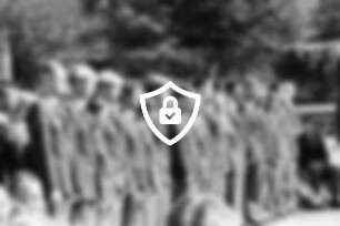Exer: landesweite Vereidigung von Polizeianwärtern für Schleswig-Holstein: angetretene junge Polizisten: hinten Bäume: 15. September 1996