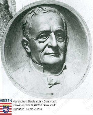 Hochgesand, Jakob Dr. med. (1814-1908) / Porträt, Kopfbild-Relief in Medaillon am Eingang des Pathologischen Instituts des Mainzer St. Rochus-Hospitals