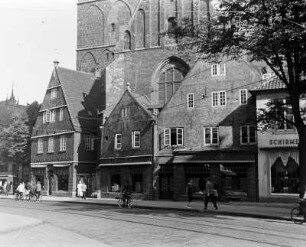 Bremen : Bremen. Straßenbild mit Kirche