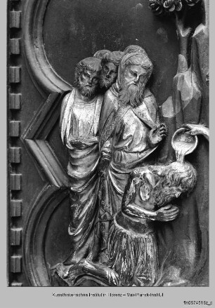 Türreliefs : Szenen Johannes' des Täufers : Johannes tauft das Volk