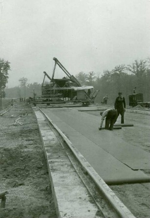Herstellung Autobahn-Deckenlos, 1953