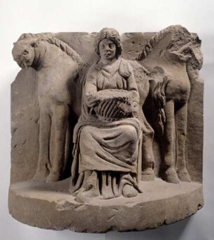 Relief der thronenden Göttin Epona