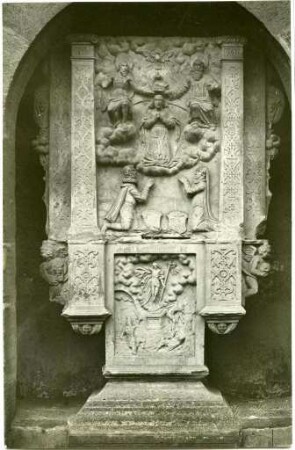 Grabmal in der katholischen Pfarrkirche St. Marien