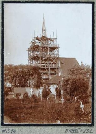 Umbau des Kirchturmes der alten Kirche in Plauen bei Dresden