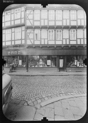 Quedlinburg, Blasiistraße 2. Wohnhaus mit Laden (1630). Straßenfront (Teilansicht)
