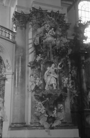 Zwiefalten: Figuren im Kloster