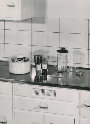 Einbau-Küchenmaschine "Stetsparat" der Fr. Poggenpohl KG