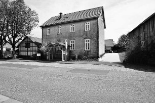 Ehem. Schule (Schule); Herbstein, Hauptstraße 30