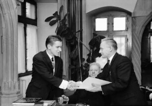 Freiburg: Regierungspräsidium; Bundessieger bei Berufswettkampf des Handwerks, Jörg Bollin beim Regierungspräsidium