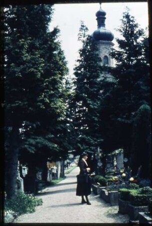 Auf dem Friedhof