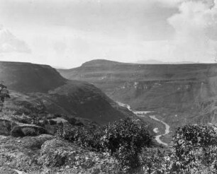 Bei Guadalajara : Blick in einen Canyon mit Fluss