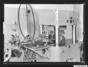 Stanzautomat (Sputnik), Teilansicht, Foto 1960