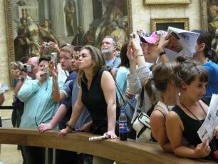 Museum Louvre, Besucher vor dem Bild der Mona Lisa