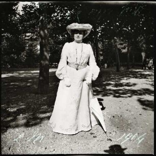 Aix-les-Bains. Louise Mayer