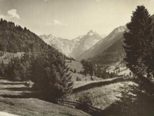 Blick in die Spielmannsau, einem kleinen Weiler südlich von Oberstdorf im Trettachtal
