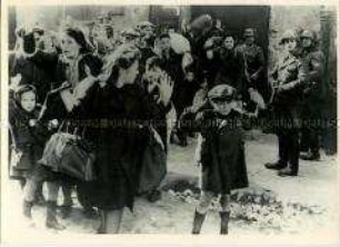 Abtransport aus dem Warschauer Ghetto zur Vergasung im KZ Treblinka