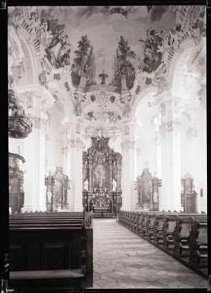 Kirche nach Osten, nach der Restaurierung