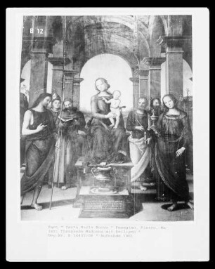 Thronende Madonna mit Heiligen