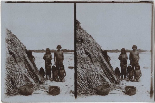 Karajá chief Tamanako with his family