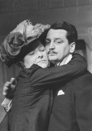 Szenenbilder aus "Der Snob", Theaterstück von Carl Sternheim. Kammerspiele (Deutsches Theater) Berlin, 09.04.1963