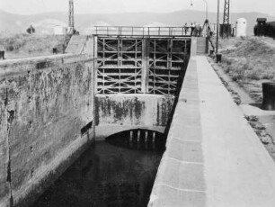 Schleuse Schwabenheim Obertor, Betonschäden