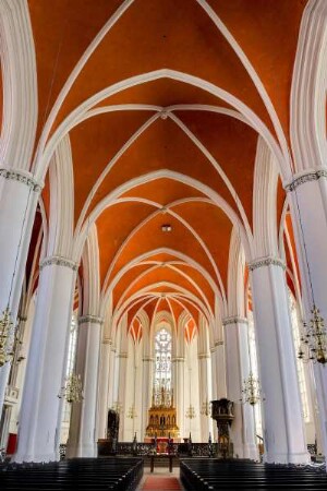 Deutschland. Niedersachsen. Verden. Aller. Dom. Baubeginn 1290. Innen. Blick Richtung Hauptaltar. Osten